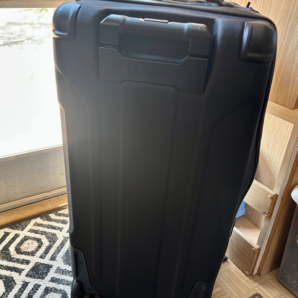 DaKine Split Roller Duffel Bag 85 Liter - Like New - Tropic Dusk Floral Colorway - Picture 13 of 16